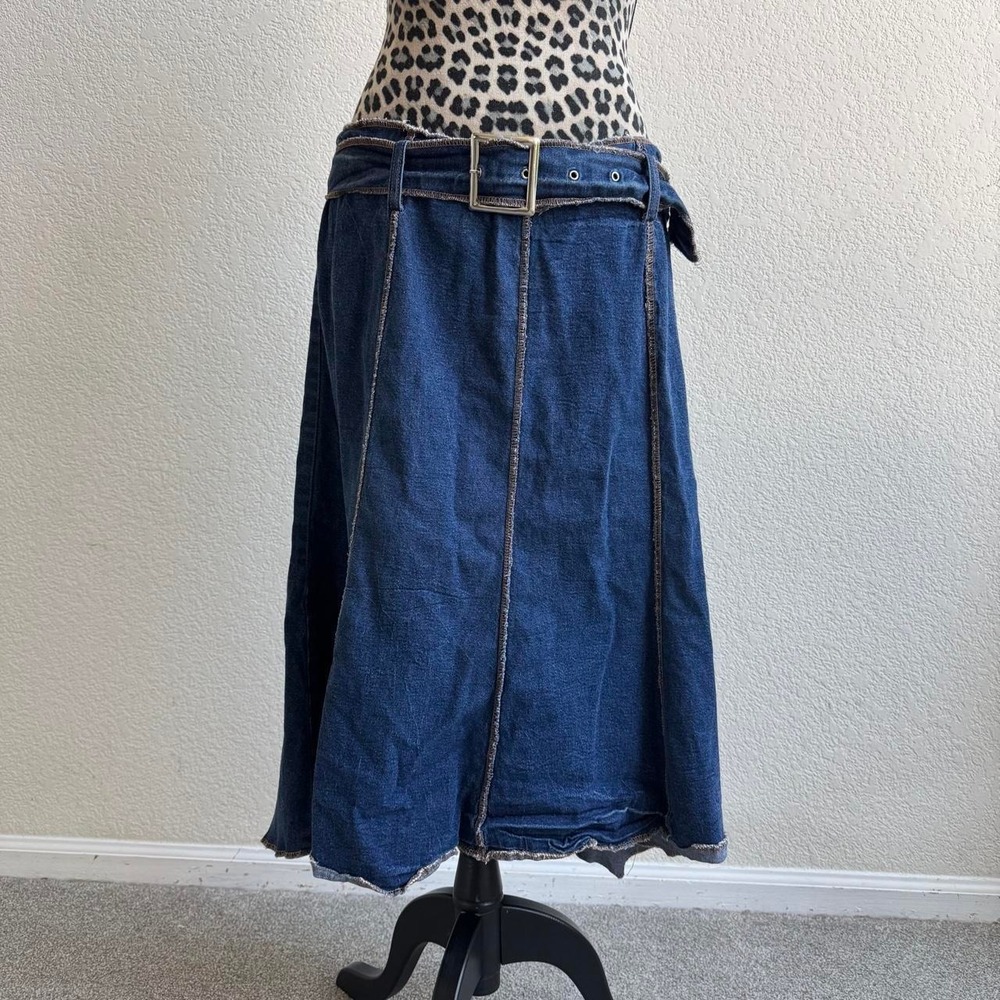Jamie Nicole Collection blue denim midi skirt with belt.